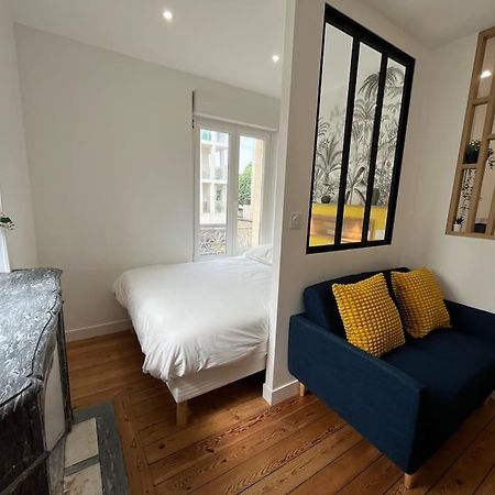 Studio Au Coeur De Caen-Renove Apartment Luaran gambar
