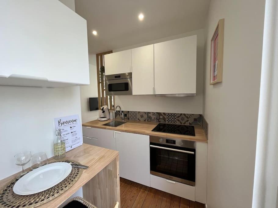 Studio Au Coeur De Caen-Renove Apartment Luaran gambar